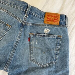Women’s Levi’s jeans W33 L30